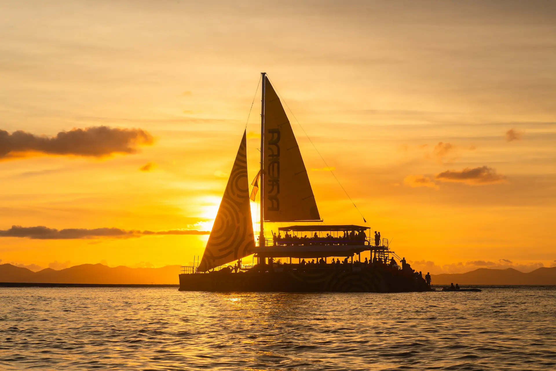 PRIVATE CATAMARAN CHARTER